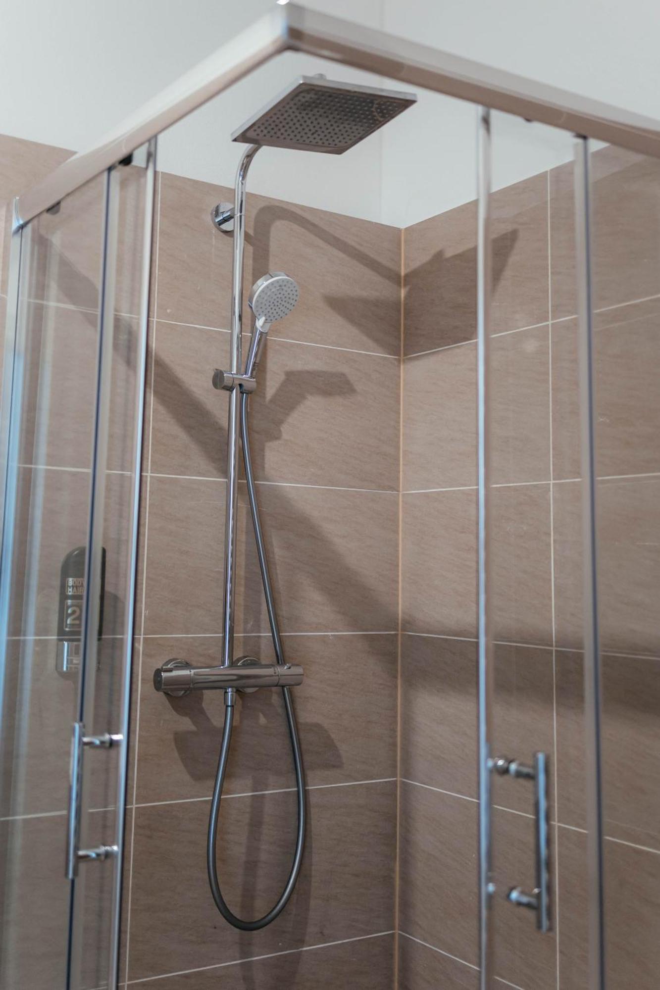 Lax Apartments Виена Екстериор снимка